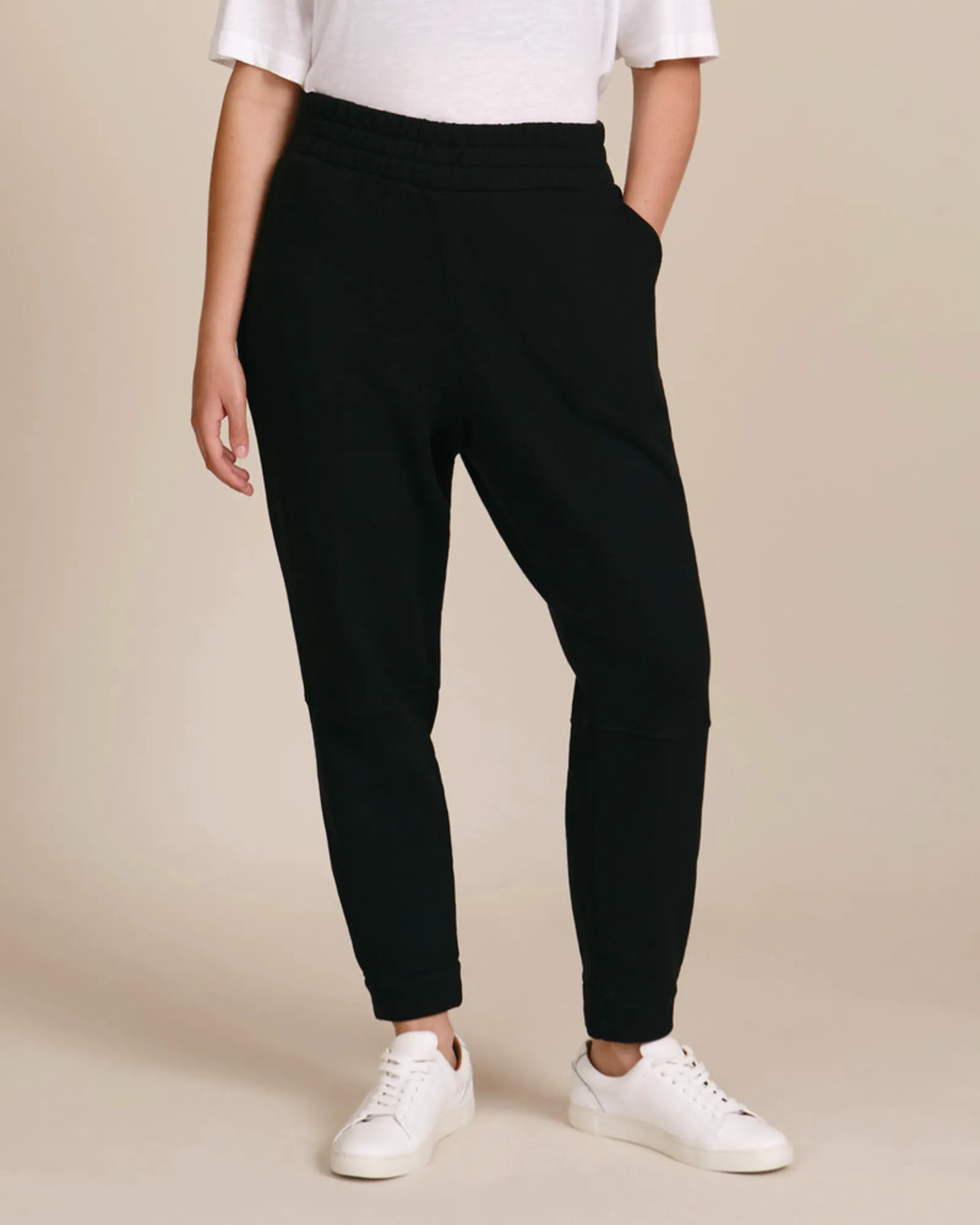 Mia Jogger | Black