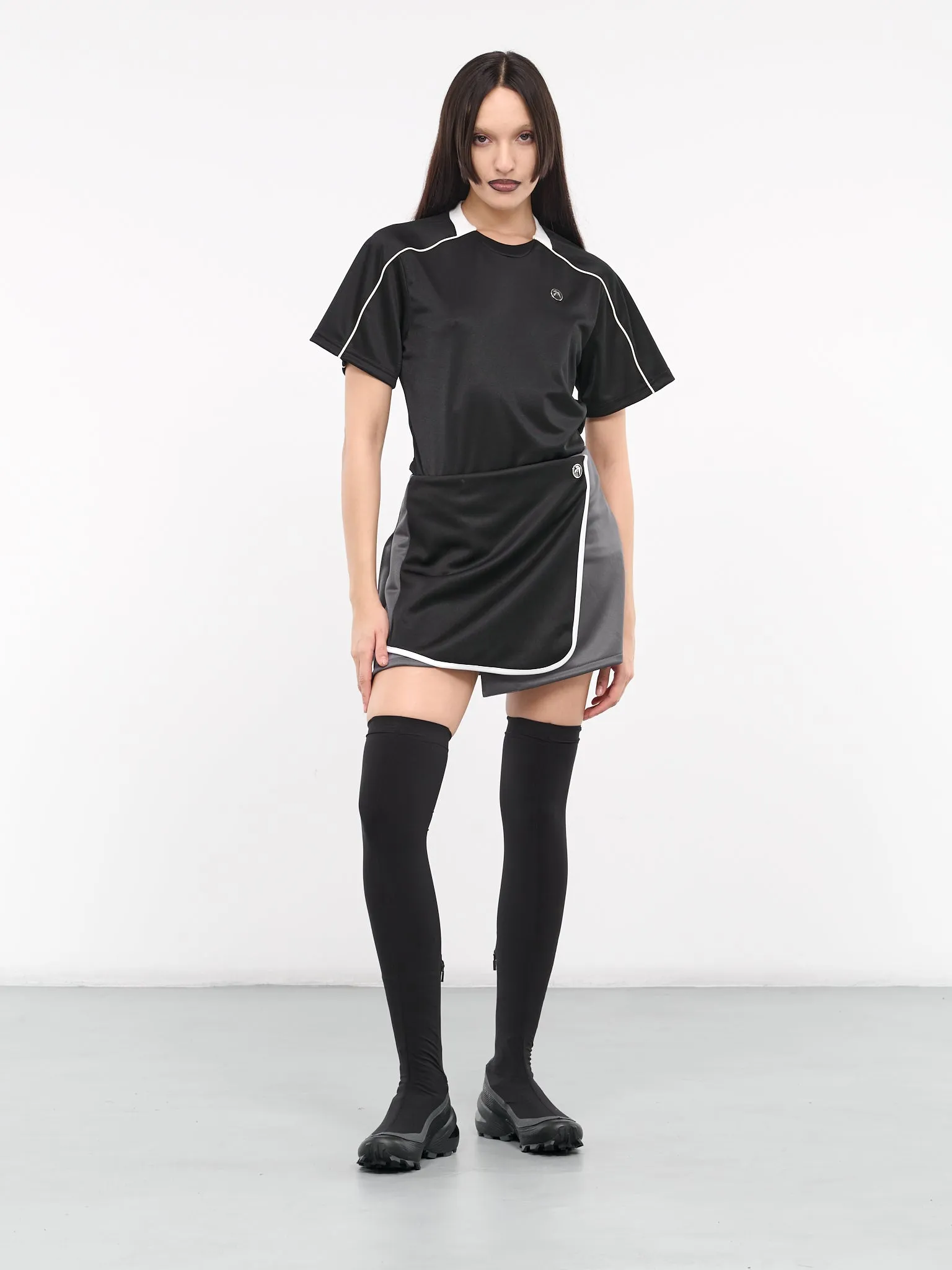 Pleated Track Mini Skirt (BWCN001-JER0011009-BLACK)